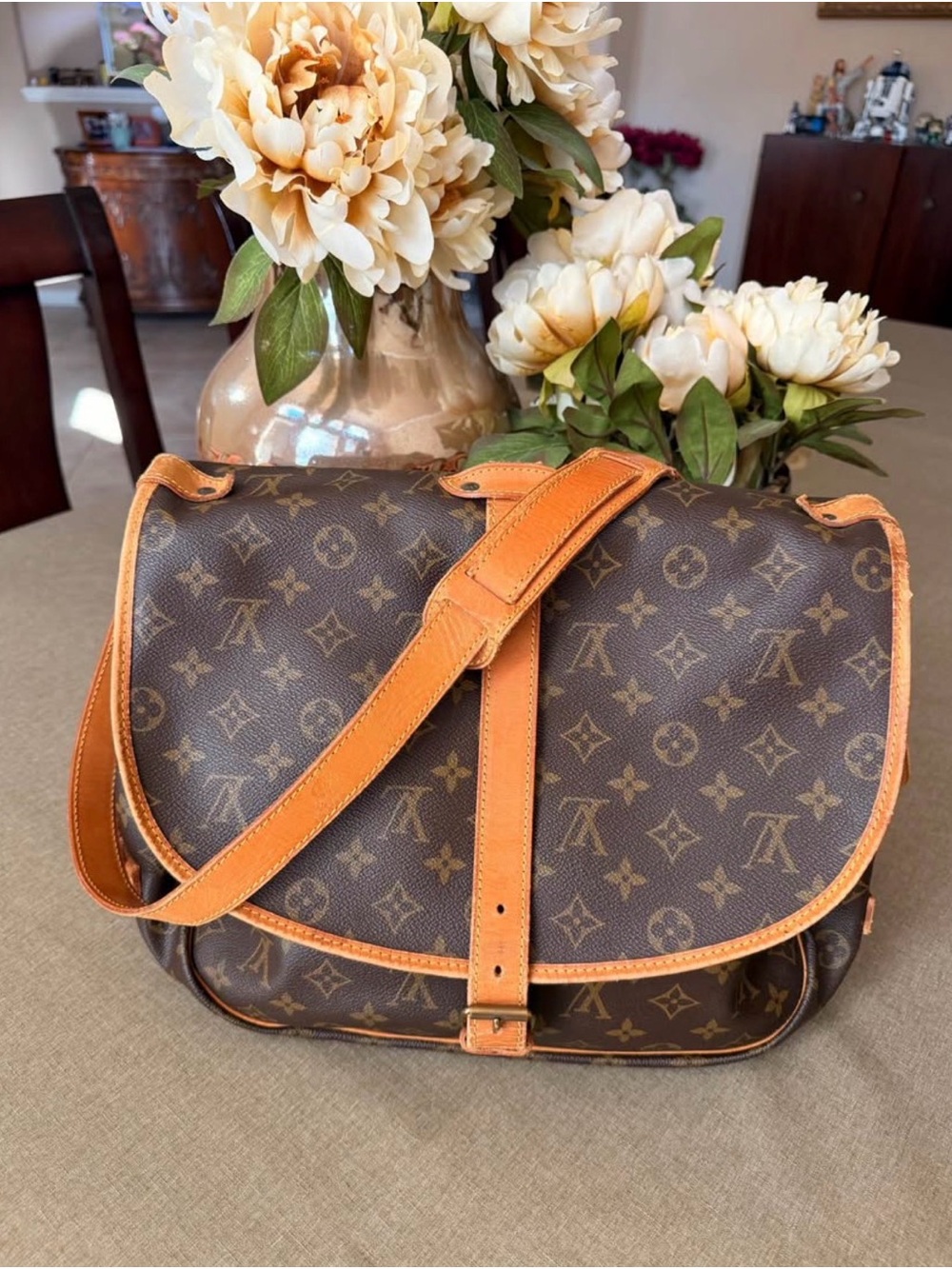 Louis Vuitton Saumur 35 Monogram Crossbody Messenger Bag - Tan Trim